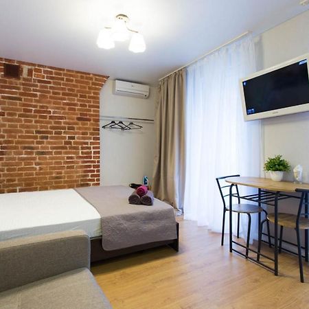 Studio Near Metro Yaroslava Mudroho, Universytet - Mykoly Khvylovoho Str 5-3 Harkov Kültér fotó