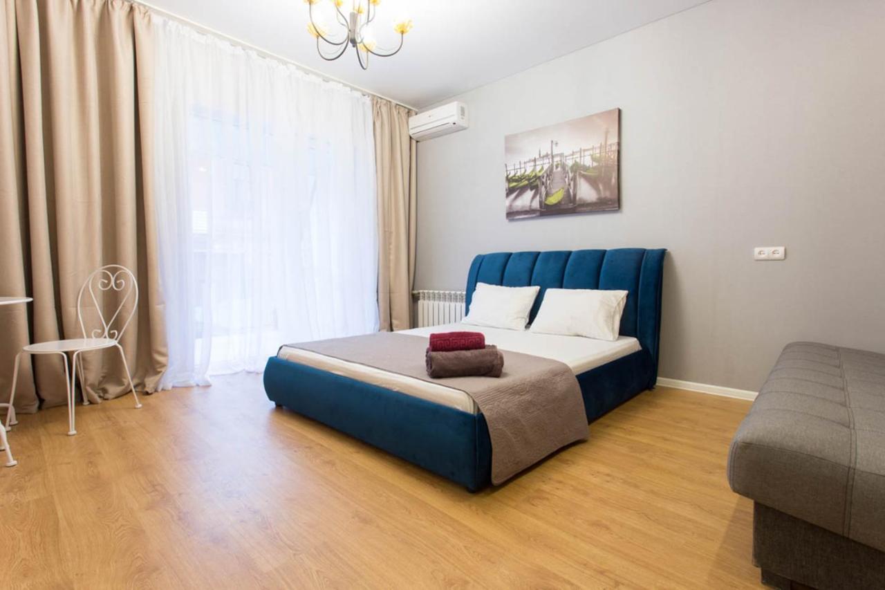 Studio Near Metro Yaroslava Mudroho, Universytet - Mykoly Khvylovoho Str 5-3 Harkov Kültér fotó