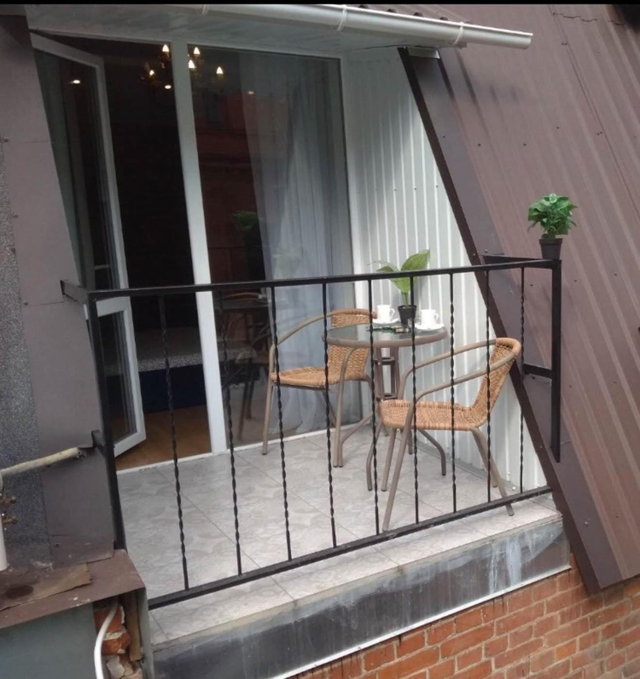 Studio Near Metro Yaroslava Mudroho, Universytet - Mykoly Khvylovoho Str 5-3 Harkov Kültér fotó