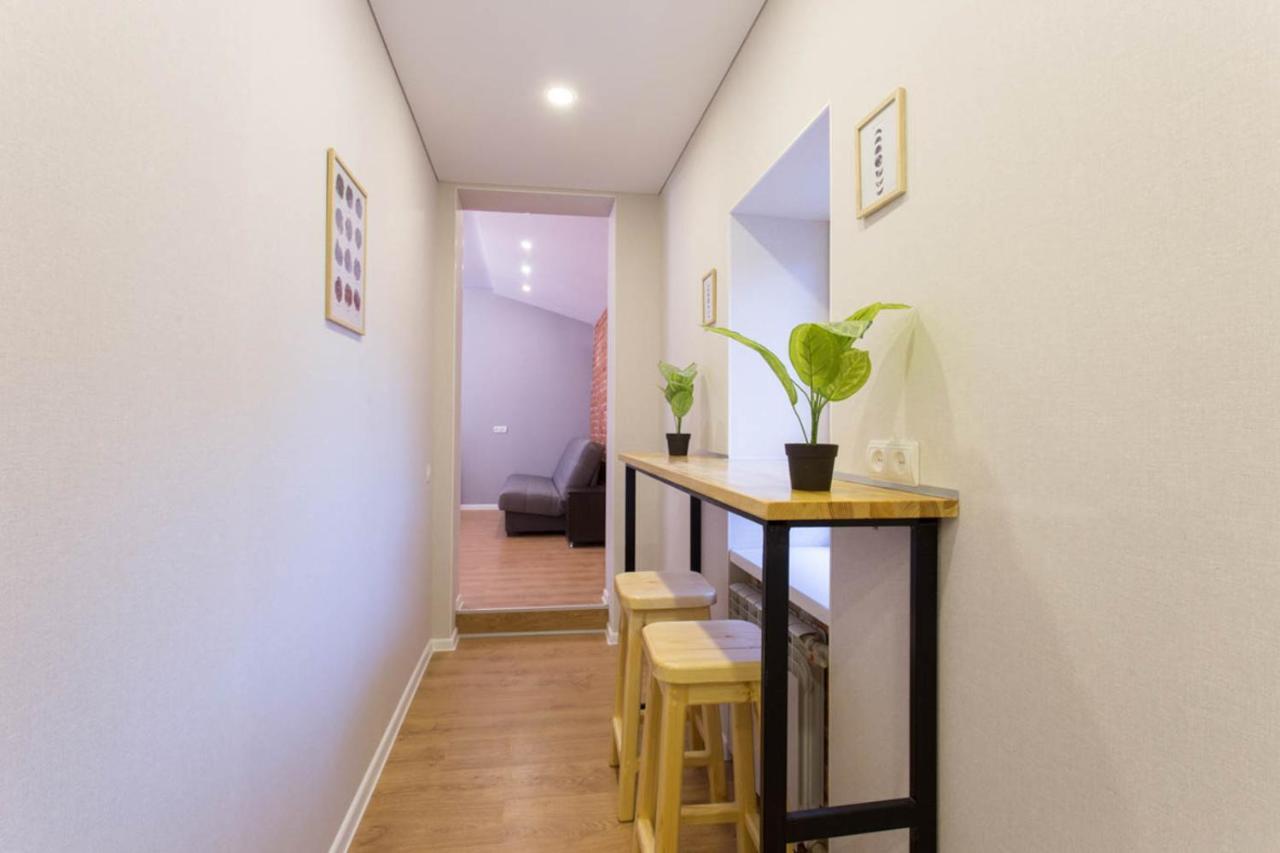Studio Near Metro Yaroslava Mudroho, Universytet - Mykoly Khvylovoho Str 5-3 Harkov Kültér fotó
