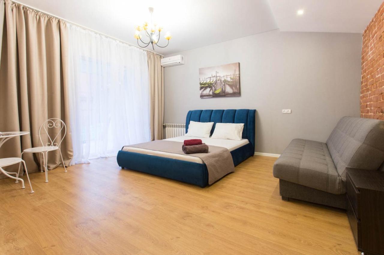 Studio Near Metro Yaroslava Mudroho, Universytet - Mykoly Khvylovoho Str 5-3 Harkov Kültér fotó
