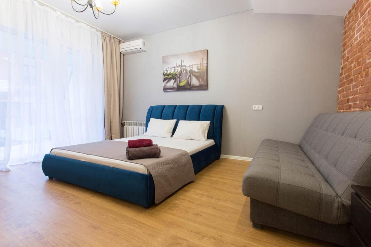 Studio Near Metro Yaroslava Mudroho, Universytet - Mykoly Khvylovoho Str 5-3 Harkov Kültér fotó
