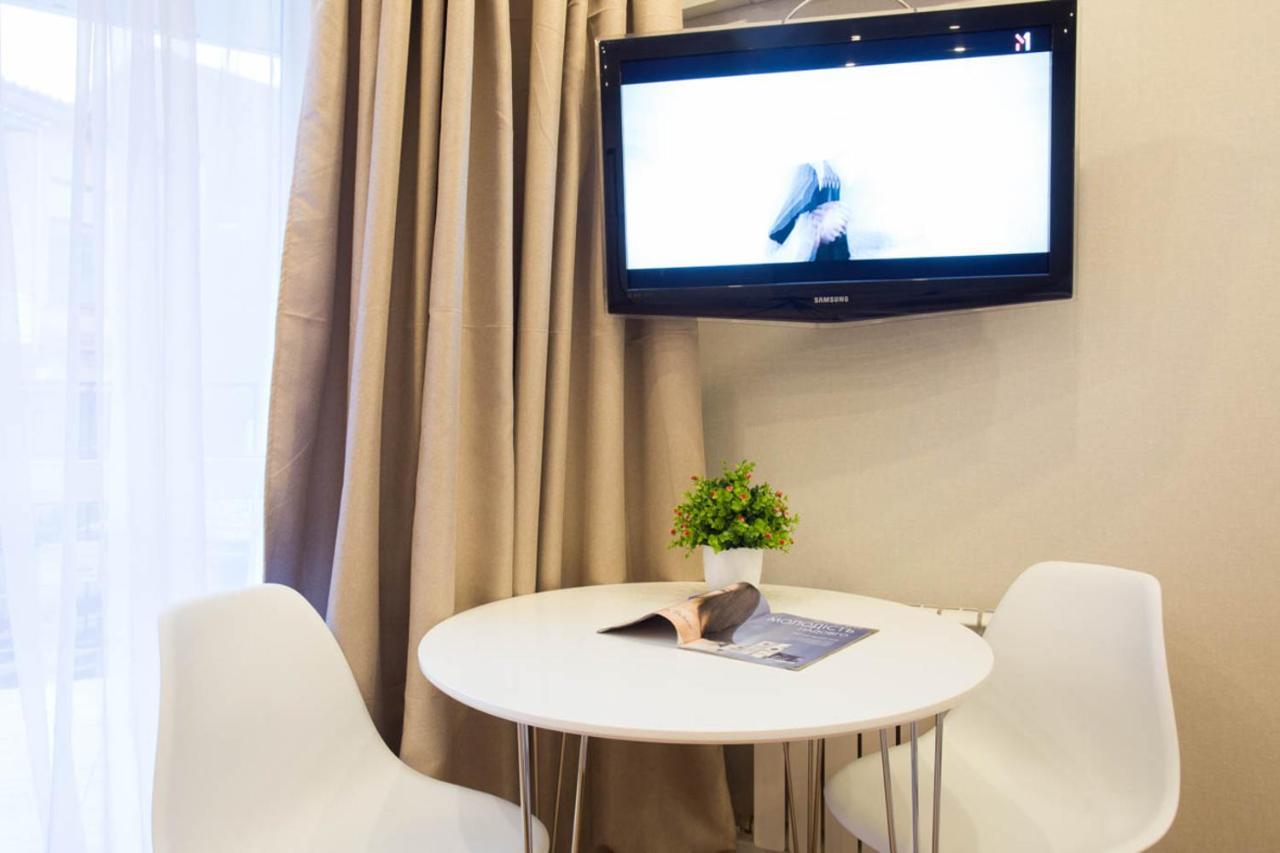 Studio Near Metro Yaroslava Mudroho, Universytet - Mykoly Khvylovoho Str 5-3 Harkov Kültér fotó
