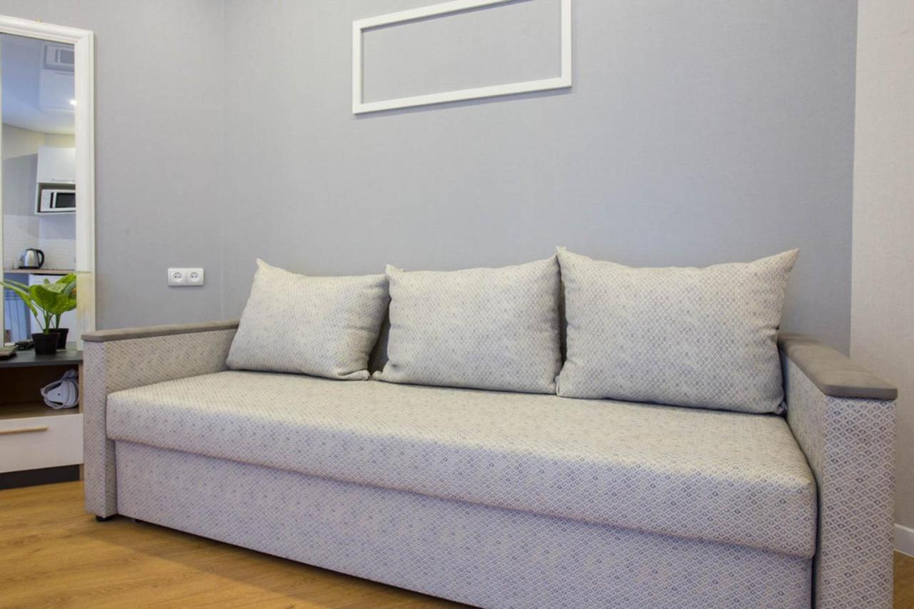 Studio Near Metro Yaroslava Mudroho, Universytet - Mykoly Khvylovoho Str 5-3 Harkov Kültér fotó