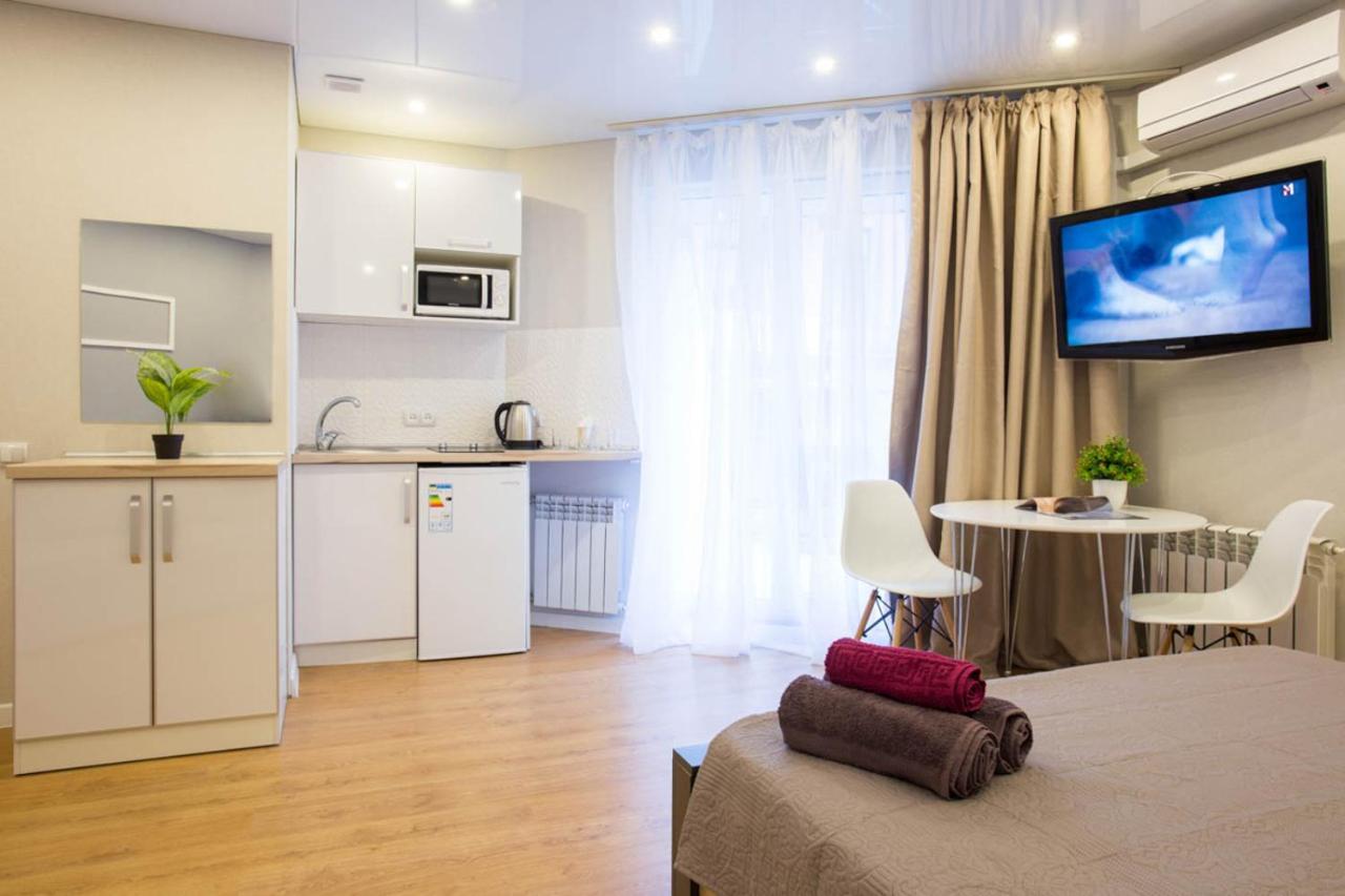 Studio Near Metro Yaroslava Mudroho, Universytet - Mykoly Khvylovoho Str 5-3 Harkov Kültér fotó