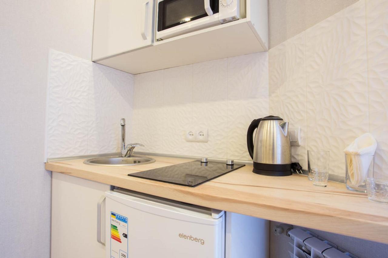 Studio Near Metro Yaroslava Mudroho, Universytet - Mykoly Khvylovoho Str 5-3 Harkov Kültér fotó
