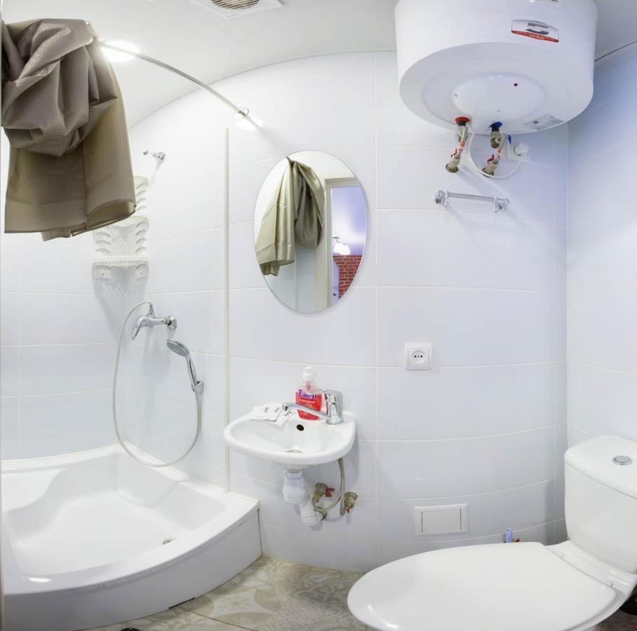 Studio Near Metro Yaroslava Mudroho, Universytet - Mykoly Khvylovoho Str 5-3 Harkov Kültér fotó