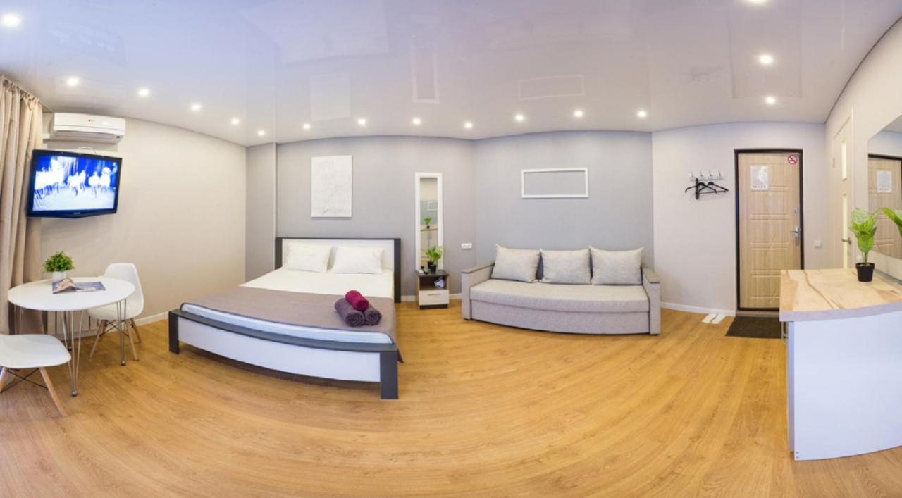 Studio Near Metro Yaroslava Mudroho, Universytet - Mykoly Khvylovoho Str 5-3 Harkov Kültér fotó