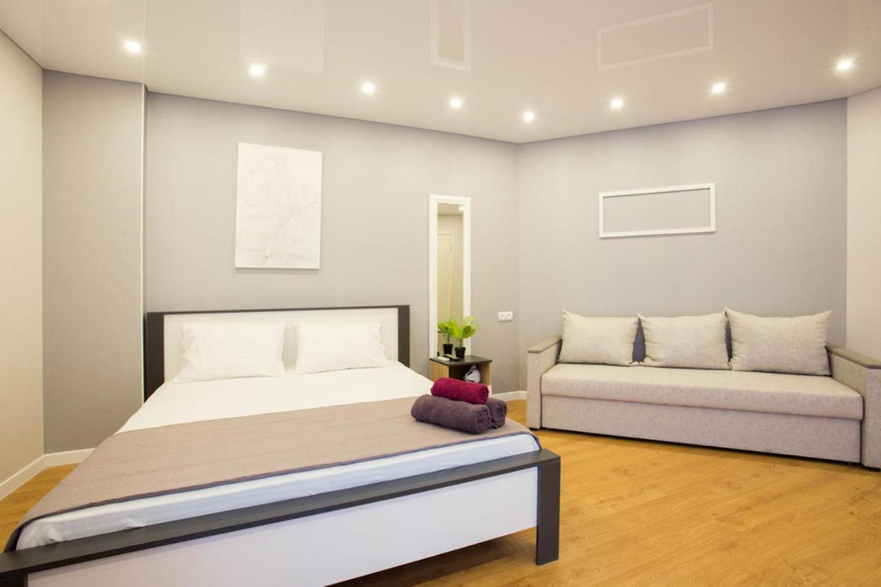 Studio Near Metro Yaroslava Mudroho, Universytet - Mykoly Khvylovoho Str 5-3 Harkov Kültér fotó