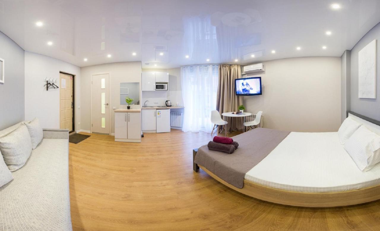 Studio Near Metro Yaroslava Mudroho, Universytet - Mykoly Khvylovoho Str 5-3 Harkov Kültér fotó